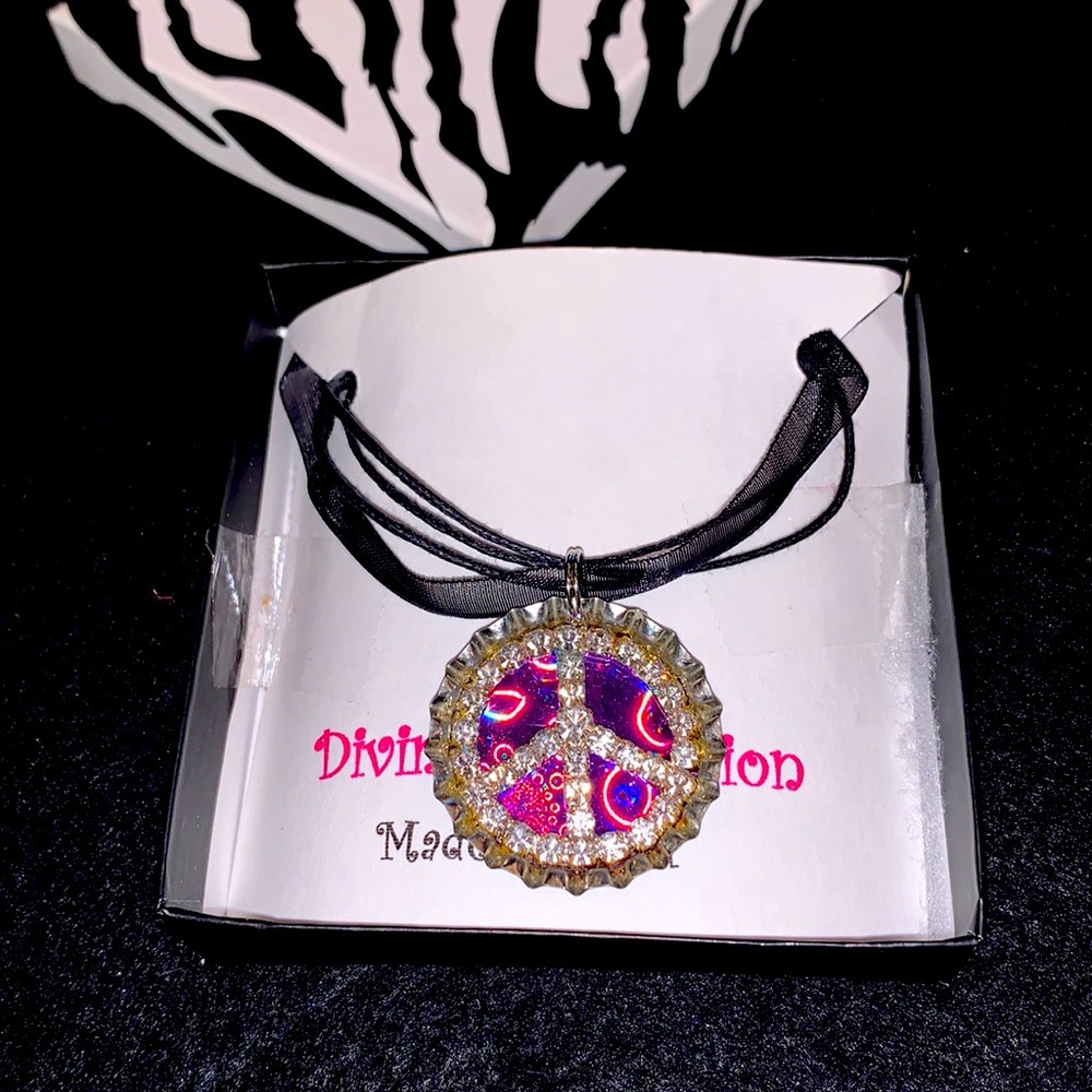 🥰2/$10❤️Peace bottle cap Necklace MADE IN USA